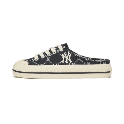 yankees converse sneakers