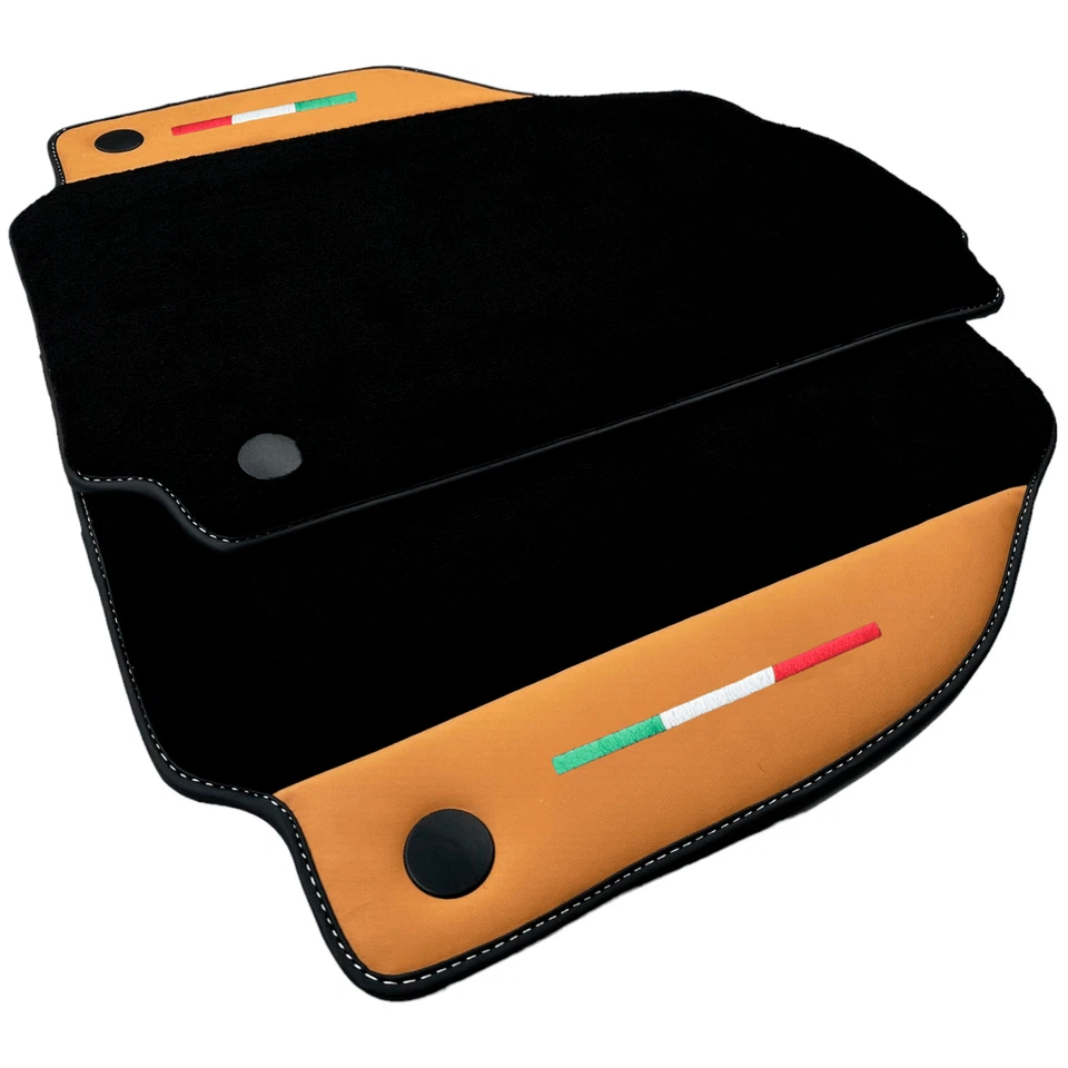 Tapetes de assoalho da marca AutoWin para Ferrari 488 Spider com couro bege Nappa - Imagem 3 de 4