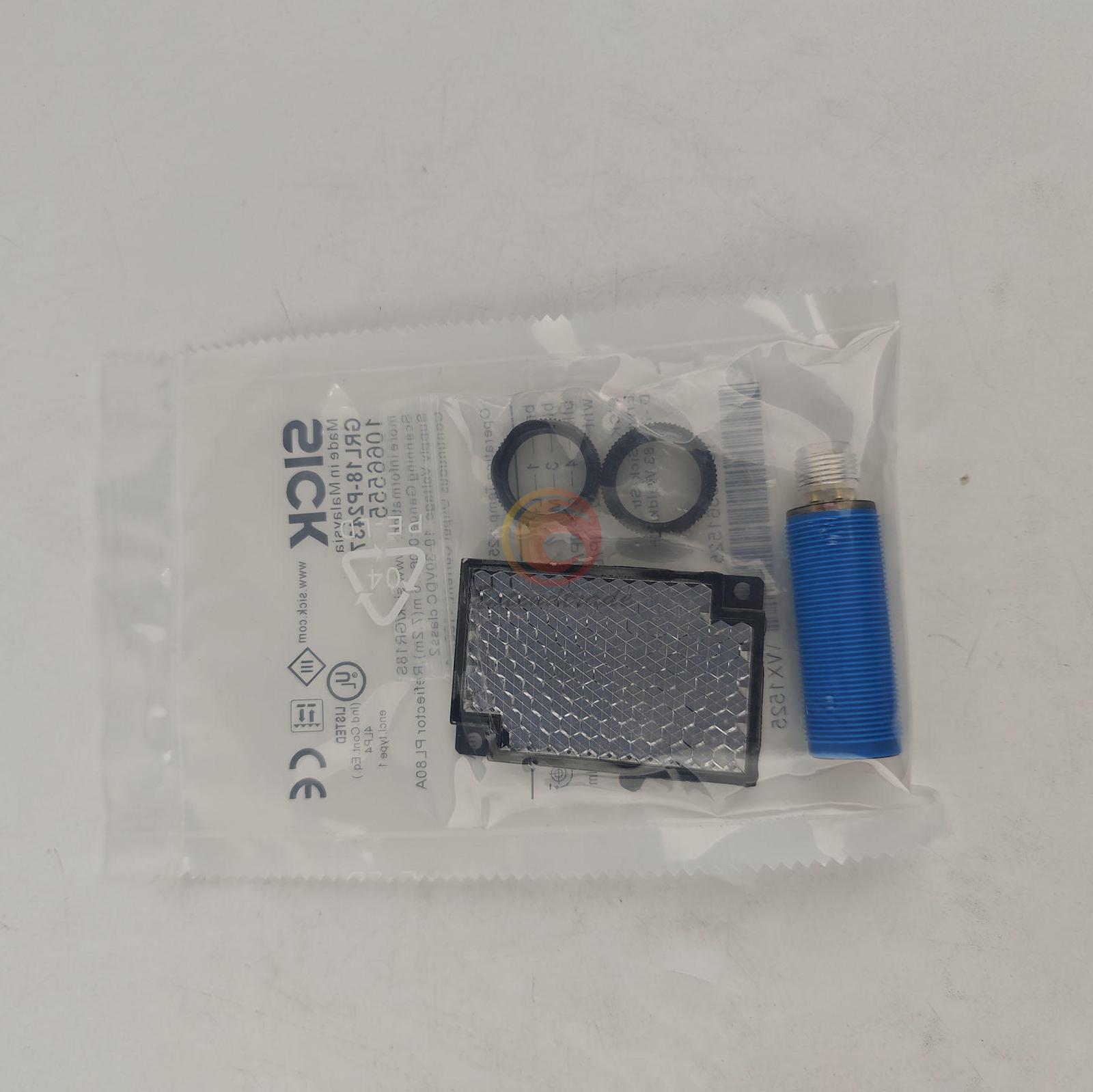 1PC For SICK GRL18-P2437 1066555 Sensor GRL18P2437 New