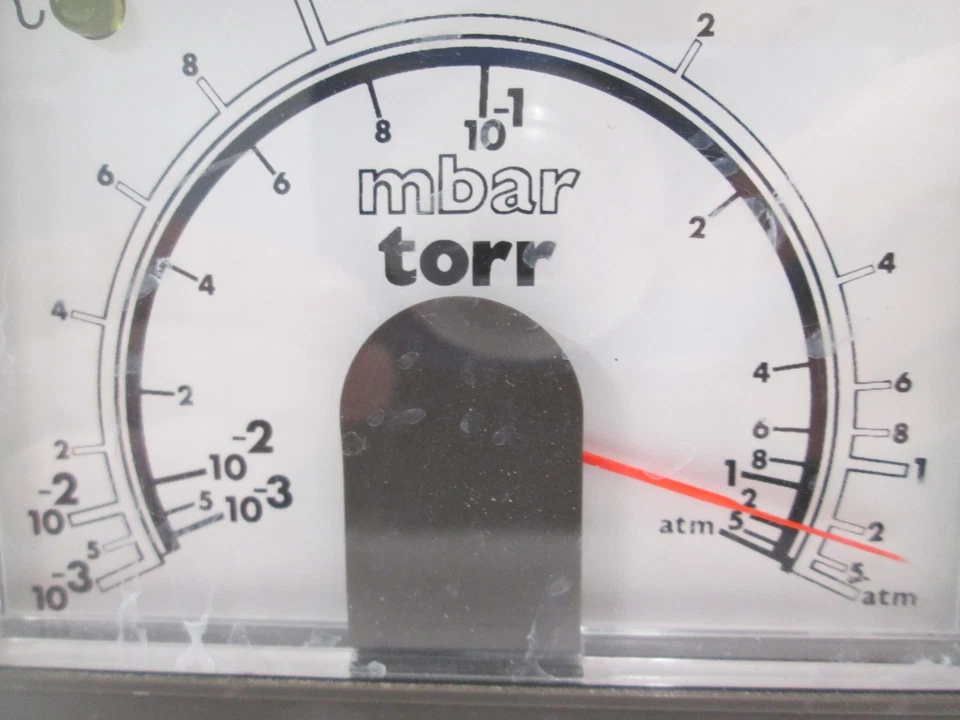 Edwards, Pirani 501, medidor de vacío, 10-10-5 ATM, usado Foto 4 de 4