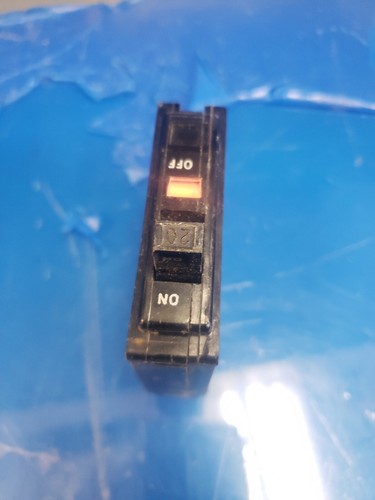 SQUARE D/ QO120/ CIRCUIT BREAKER /20A/1P 120/240V (#21E1/50B2UP) - Picture 7 of 7