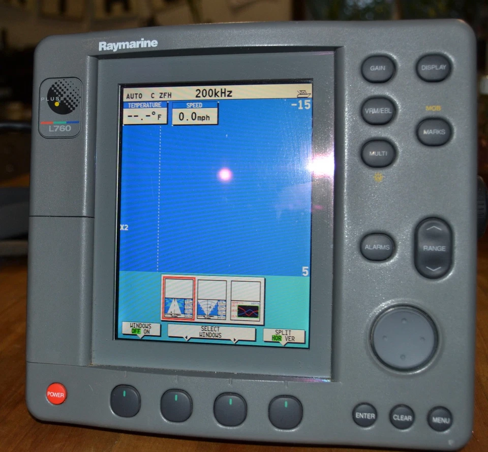 Raymarine L760 Plus L760P SONAR Fishfinder Raytheon Display Monitor Powers On - Image 4 of 4