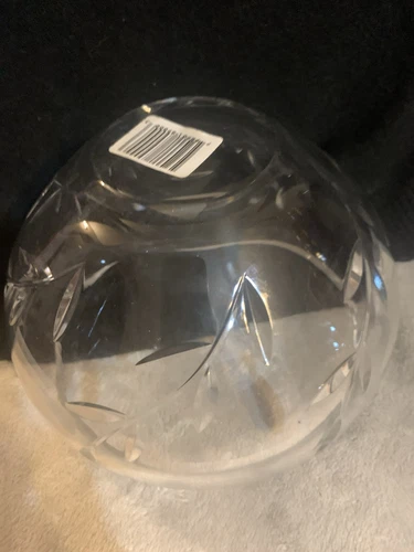 Royal Doulton England Large Crystal Bowl 6.5 x 5 Leaf Pattern With Sticker - Picture 4 of 7