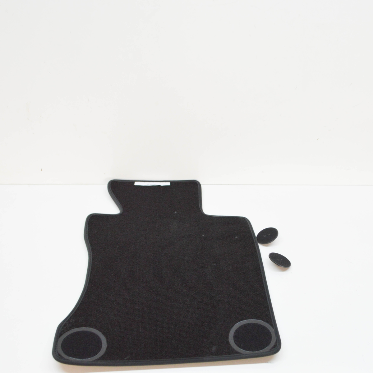 NEW BMW 5 E60 FRONT LEFT FLOOR MAT 51479117175 9117175 ORIGINAL 51