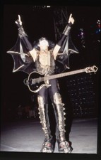 KISS Gene Simmons Disfraz Demonio Murciélago Capa De Colección Foto Agencia 35mm Transparencia