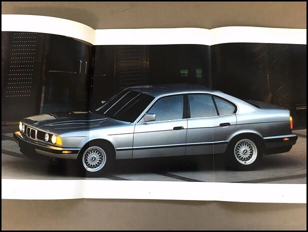 1990 BMW 5-Series 525i 535i 40-page Original Car Sales Brochure Catalog Foto 2 de 4