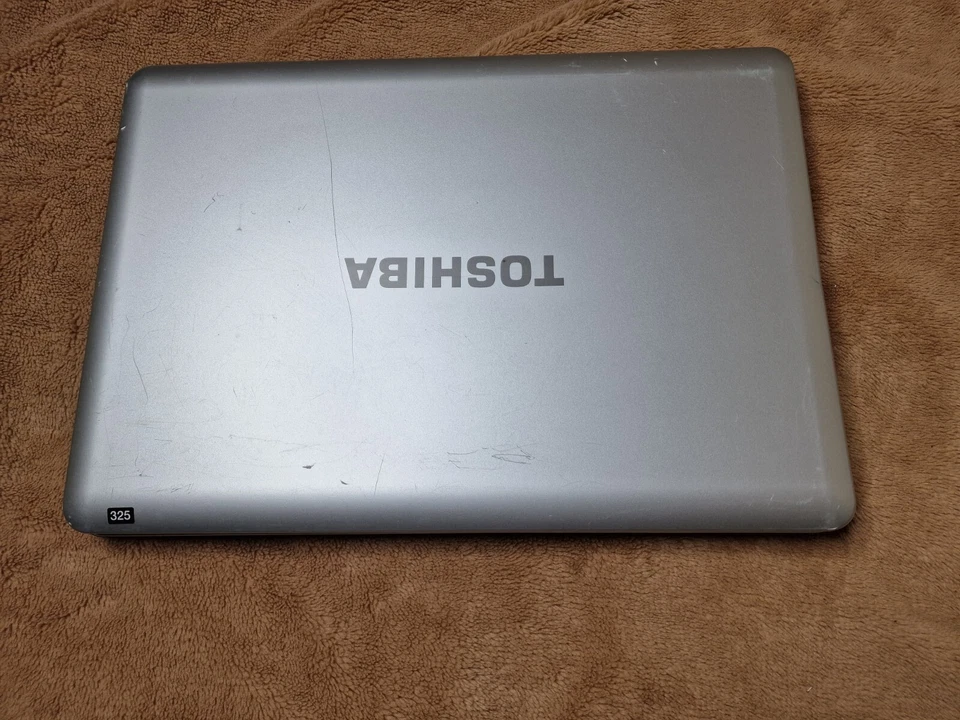 Toshiba Satellite L450D-11X Silver Laptop Amd Turion X2 Dual Core 2.2GHz Unteste - Image 2 of 4