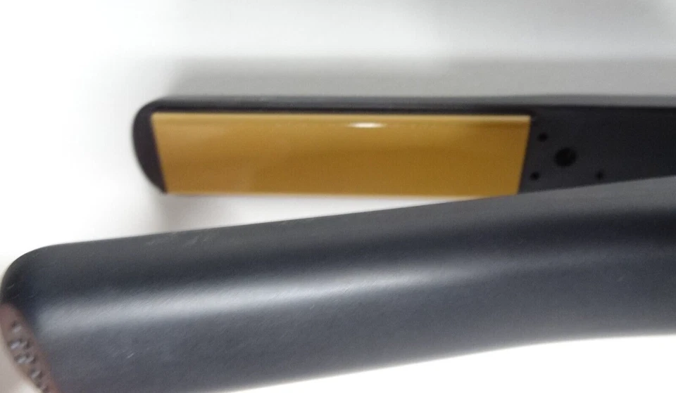 Plancha plana digital de cerámica y titanio GVP IONIC 1" Foto 3 de 4