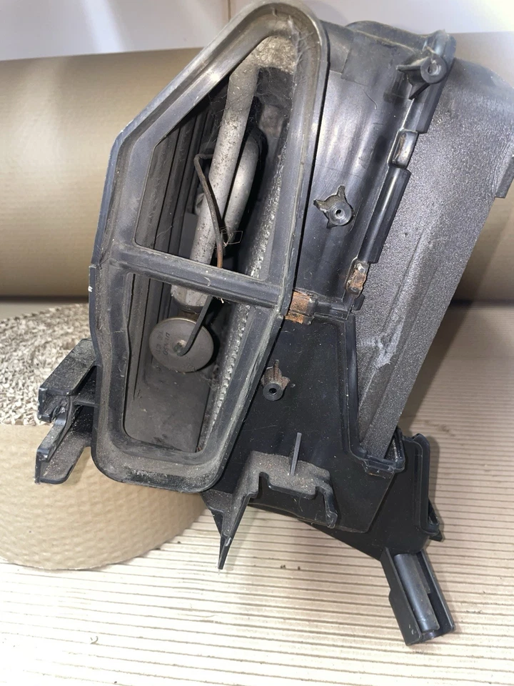 Discovery 2 TD5 V8 98-04 Evaporator Assembly Air Conditioning JOF100000 - Image 3 of 3