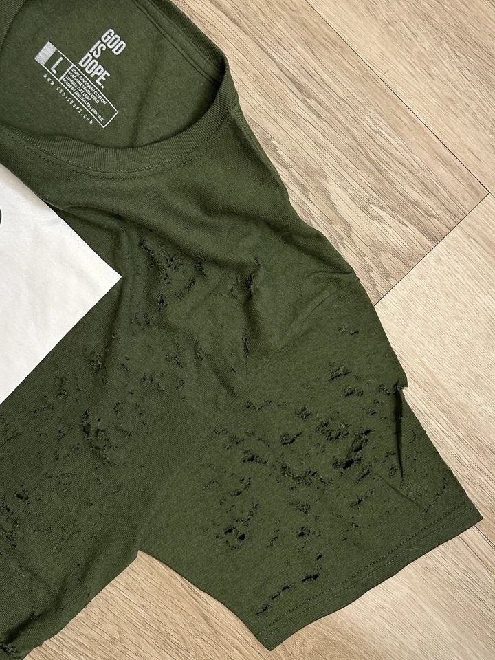 РЕДКАЯ God is DOPE состаренный «Святой» унисекс футболка, большой, армия зеленый и белый, новый - Изображение 4 из 4