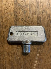 Southco Latch Key Triangle Barrel Fits to: John Deere Bandit 904-0002-02