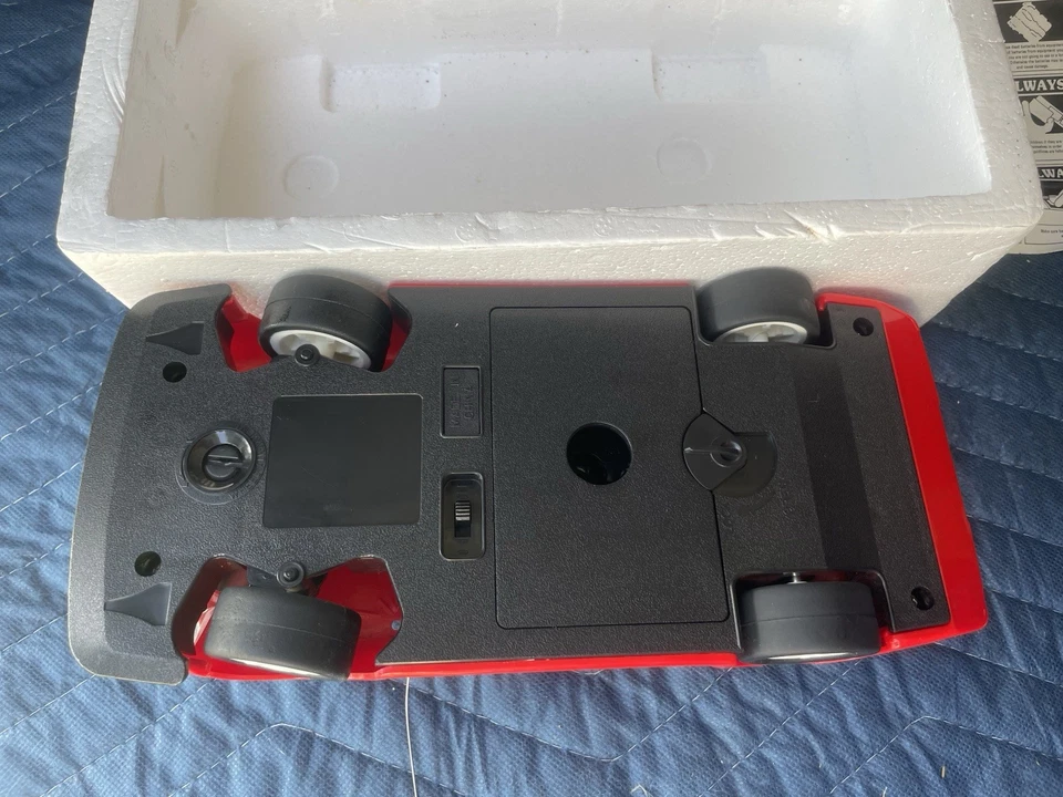 Vintage Hugo Boss Porsche 959 Race Car Radio Controlled Car RC New In Box - Image 4 of 4