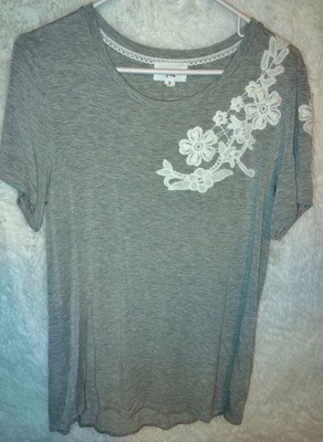 Fyve Crochet Trim Top Size Small Gray White Boho Short Sleeves Rayon S