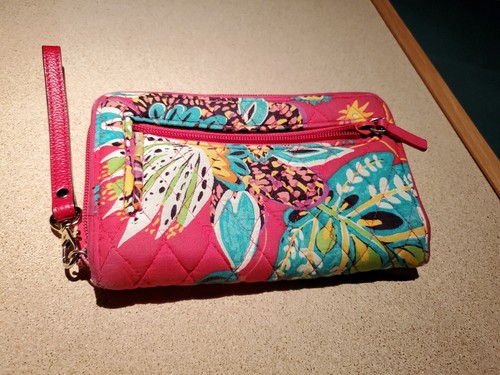 Vera Bradley Purse Crossbody Bag Wristlet Wallet Red Floral Silver Twist Latch - Picture 3 of 6