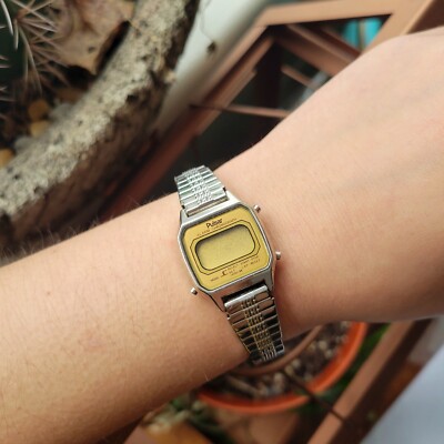 Vintage Pulsar Classic Womens Womans Silver & Yellow Square  display picture 1