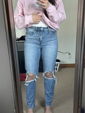 Medium Wash American Eagle Ripped Mom Jeans Women  s Size 4