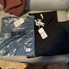 figs mens scrub set L