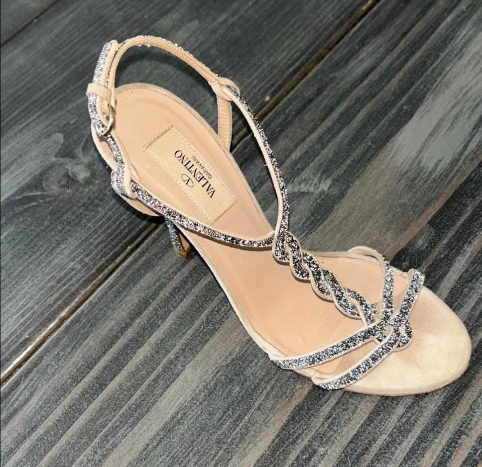 Sandalias Valentino con tiras adornadas con cristal talla 36 usadas en excelente estado Foto 2 de 4