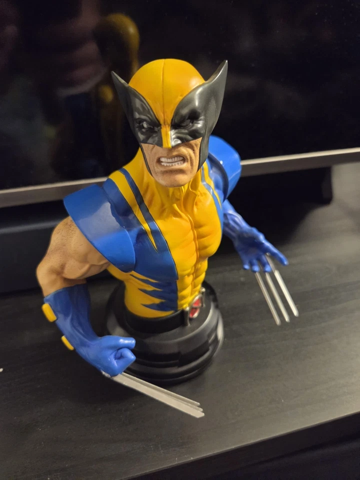 Marvel Wolverine Mini Busto por Gentle Giant Clásico X-Men Traje RARO Usado 249/850 Foto 3 de 4