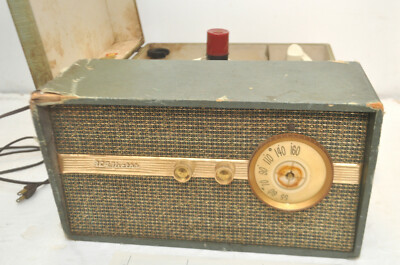 RARE 1958 RCA VICTOR 9US5H AM RADIO & 4 SPEED AUTOMATIC RECORD