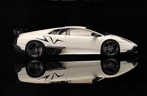 AUTOart 1/43 Lamborghini Murcielago LP670-4 SV diecast car model White - Picture 3 of 9