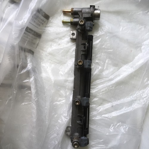 VW Polo 6N2 Einspritzleiste ohne Düsen Magneti Marelli 036133319