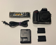 Nikon D7100 Camera Body w/ MB-D15 Multi-Power Battery Pack