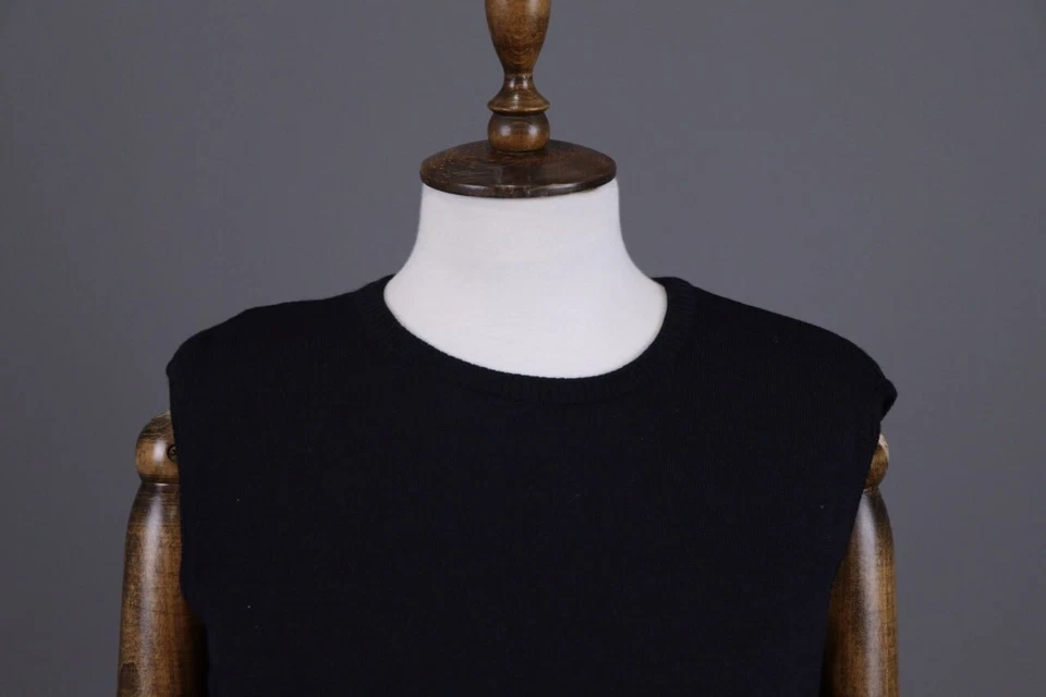 Vintage Escada Black Floral Wool Knit Vest Sweater Size 40 - Image 2 of 4