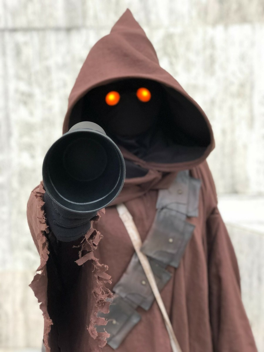 スターウォーズ　STAR WARS コスプレ　ジャワ　Jawa Fully Operational Fandom: A Jawa Meets BB-8 in This
