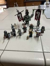 LEGO Castle Tower Raid+King And War Wagon/Troop Transport Skeletons/Orcs Retired