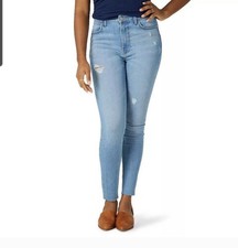 Wrangler Hi Rise Unforgettable Skinny Lightwash Jean Size 12 Rawhem Stretch Nwt