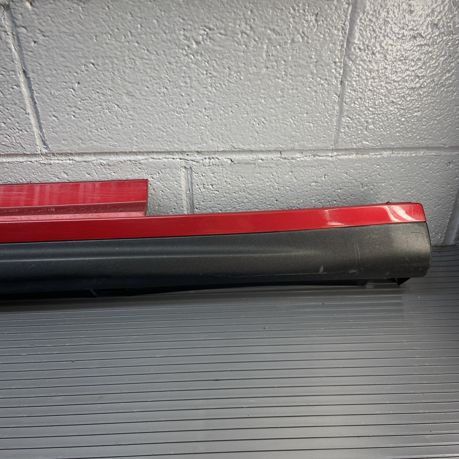 2014-2020 Maserati Ghibli M157 Right Rocker Panel Side Skirt Red OEM *NOTE*