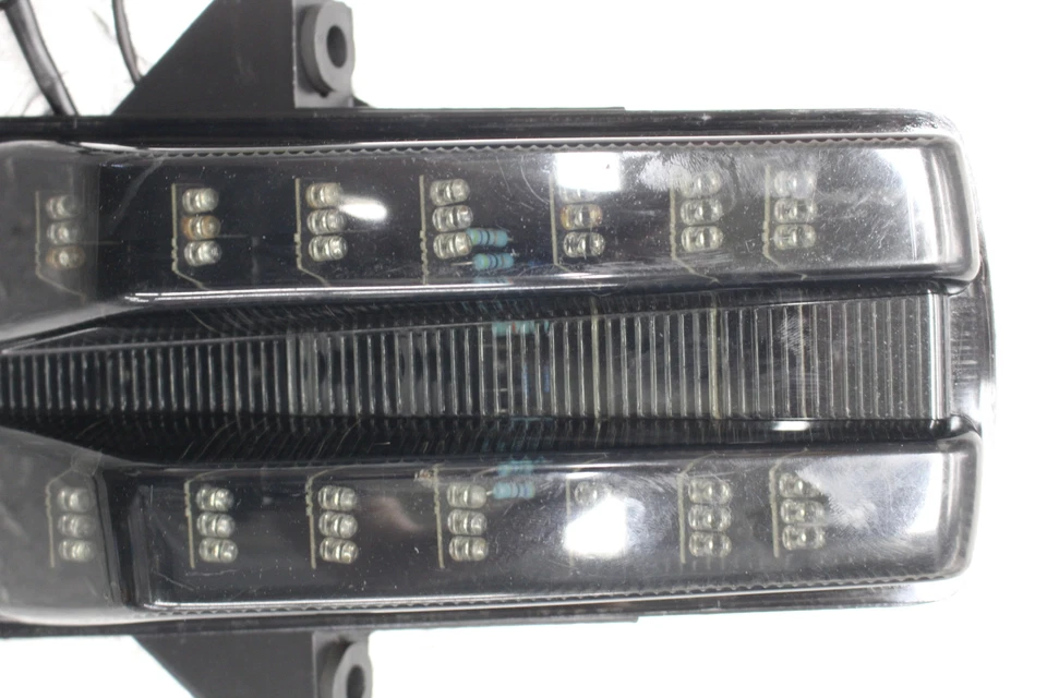 Suzuki SV1000S 2004 luz de freno trasera oscura Foto 3 de 4