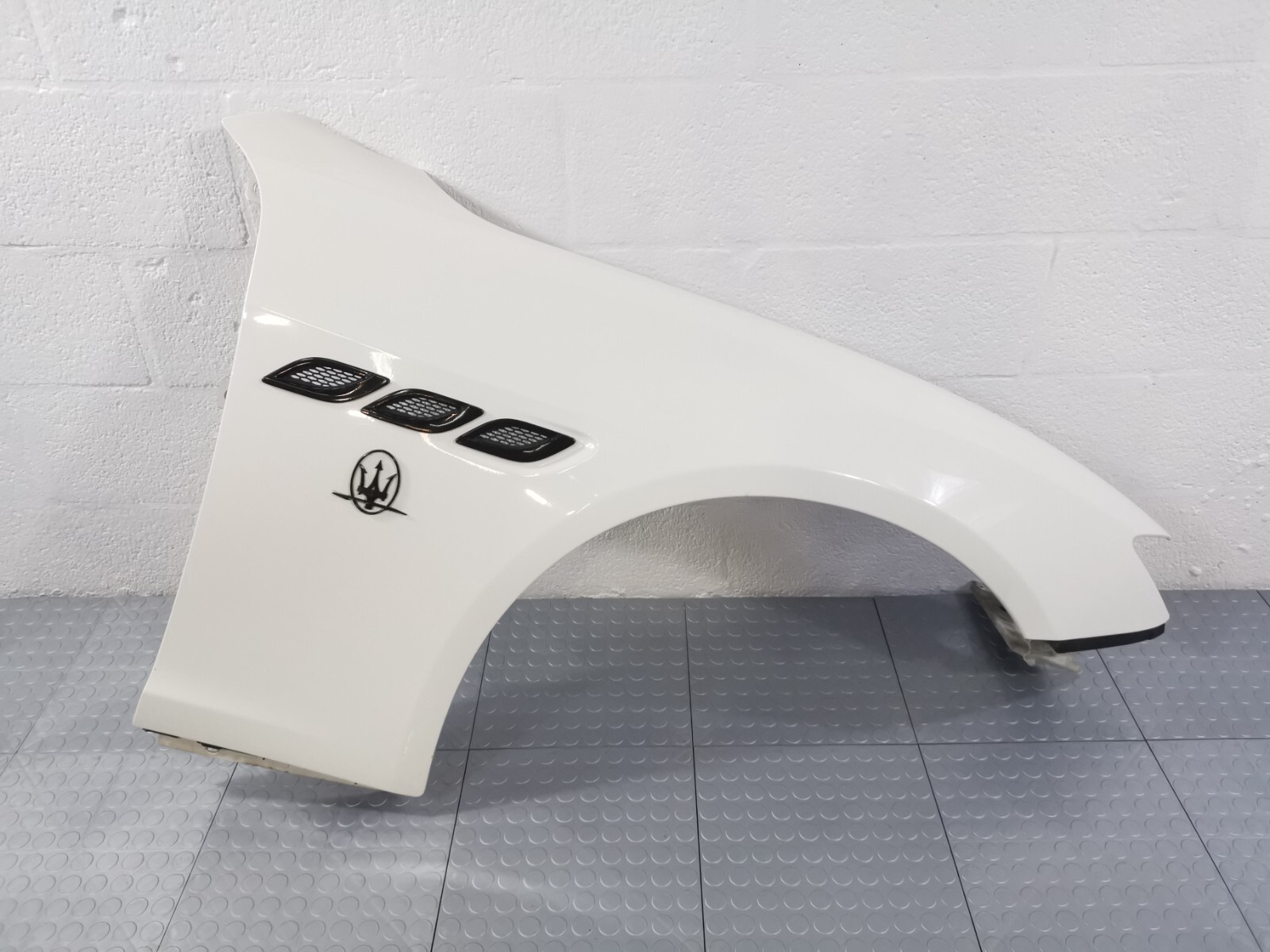 14-19 MASERATI QUATTROPORTE S Q4 FRONT RIGHT PASSENGER FENDER WING WHITE