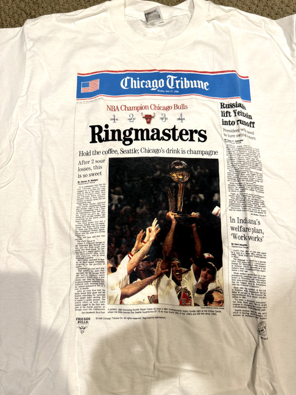 VINTAGE Chicago Bulls Men Shirt XL White Ringmasters Newspaper NBA Champion