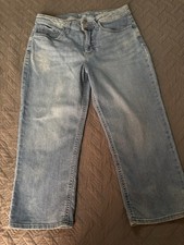 Riders By Lee Mid Rise Size 8 Women  s Capri Jeans 30x19 Blue