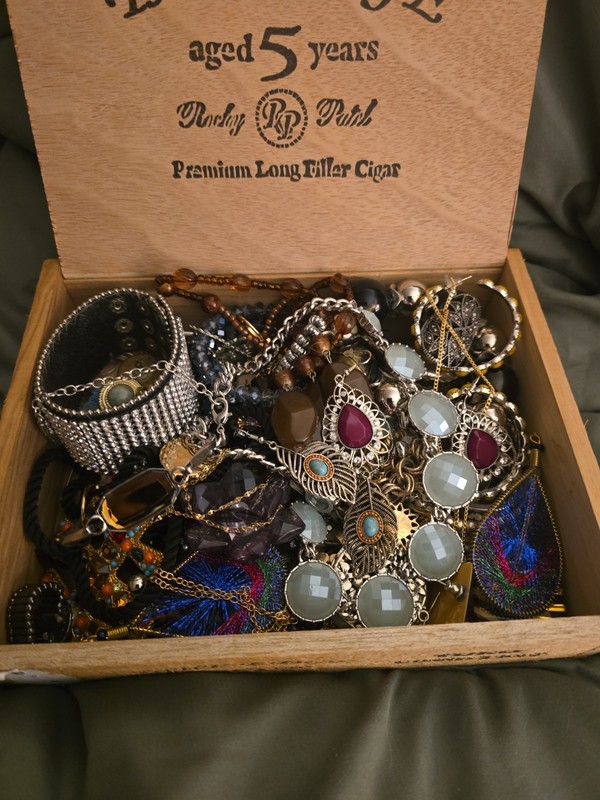 Jewlery lot. ITS A MYSTERY. NO JUNK!!!
