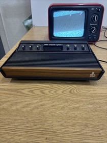 Atari 2600 System With Hookups & One Controller + Game ***Working