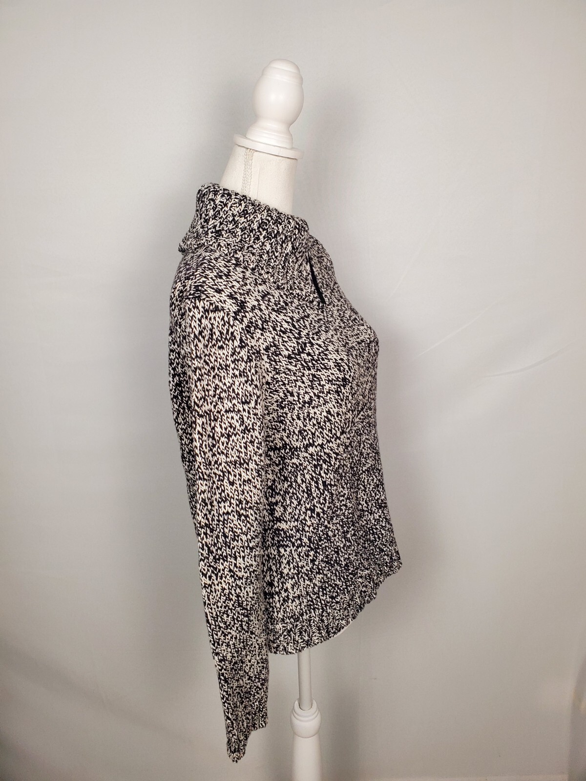 Chaps Petite Black & White Sweater Asymmetrical Buttoned Collar Women's Size PL. image 4