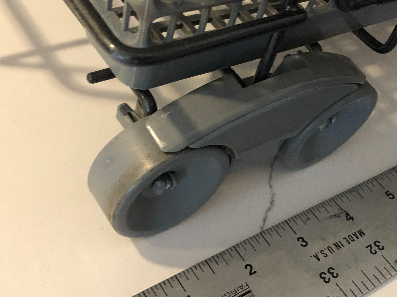 WD28X25960 GE Dishwasher Assembly Part PD00058803 Lower Rack GREAT