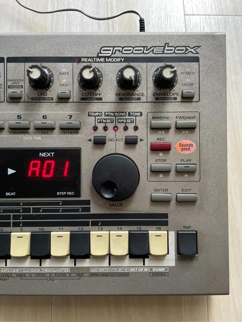 Roland MC303 Sequencer Dance Music Machine Groovebox for sale 