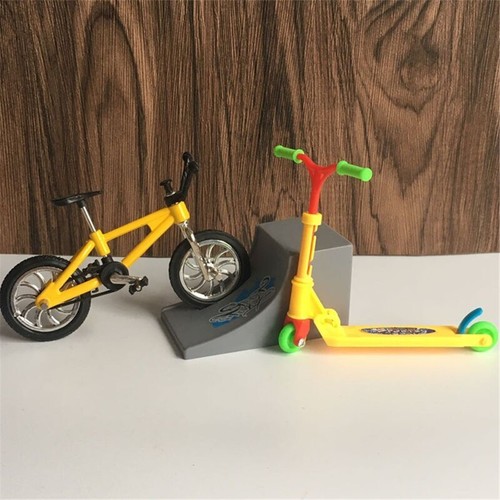 Mini Scooter Two Wheel Scooter Children s Educational Toys Finger Scooter Bike - Picture 6 of 17