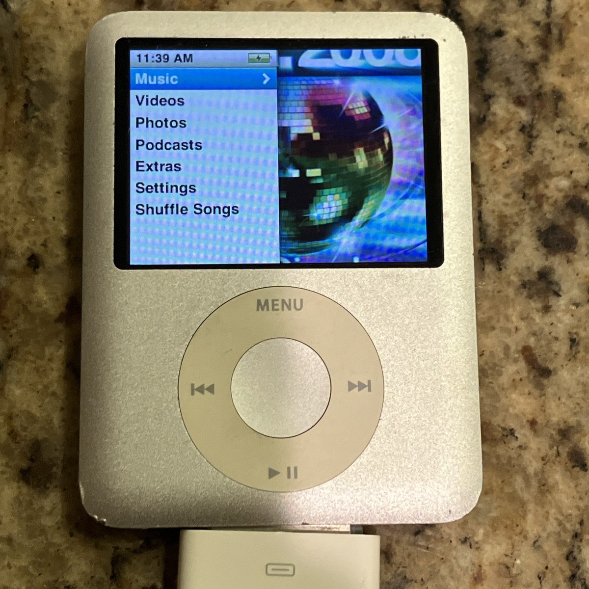 Apple iPod Nano 3rd Generation 4GB USB MP3 Player - Silver