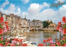 14 - Honfleur - Le vieux bassin. Le quai Sainte-Catherine et ses façades typique
