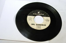 THE SONG SINGERS MR. SANDMAN 21003X / THE SUSAN SISTERS I NEED.45 RPM RECORD 037