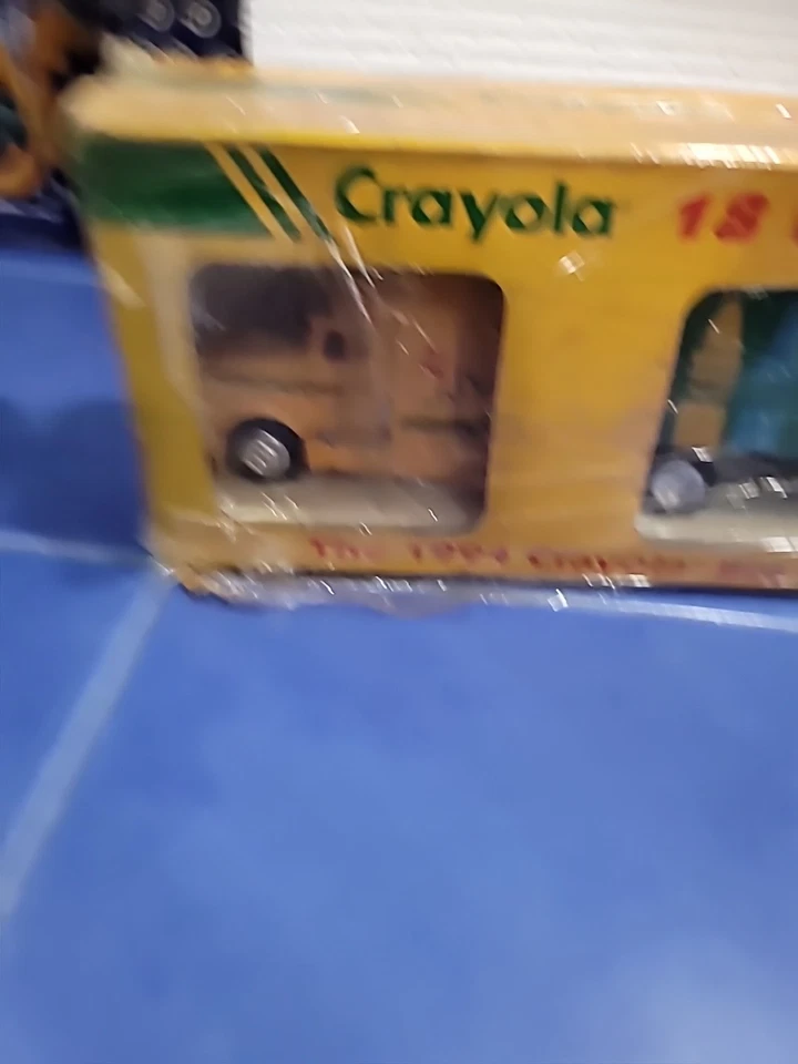 Vintage 1994 Crayola Big Rig Semi 18 Wheeler With Crayons Never Removed From Box - Image 4 of 4