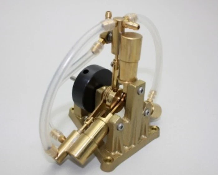 Motor de vapor modelo SAITO Works S3R para máquina de vapor de tres cilindros modelo barco Foto 3 de 4