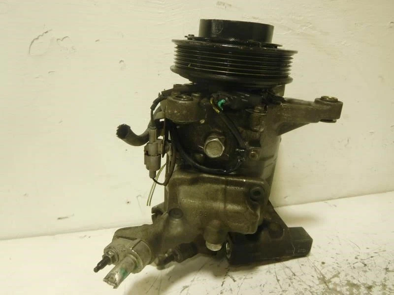 Audi A4 1996 1997 compresor de aire acondicionado 4 cilindros a través de VIN 006771 23499 Foto 2 de 4