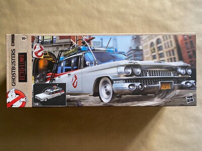 ECTO-1 40TH ANNIVERSARY GHOSTBUSTERS - ECTO-1 1984 MOVIE 1:18 - HASBRO