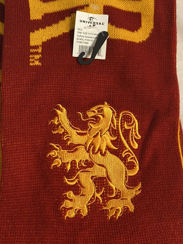 Universal Studios Wizarding World of Harry Potter Gryffindor Reversible Scarf BN